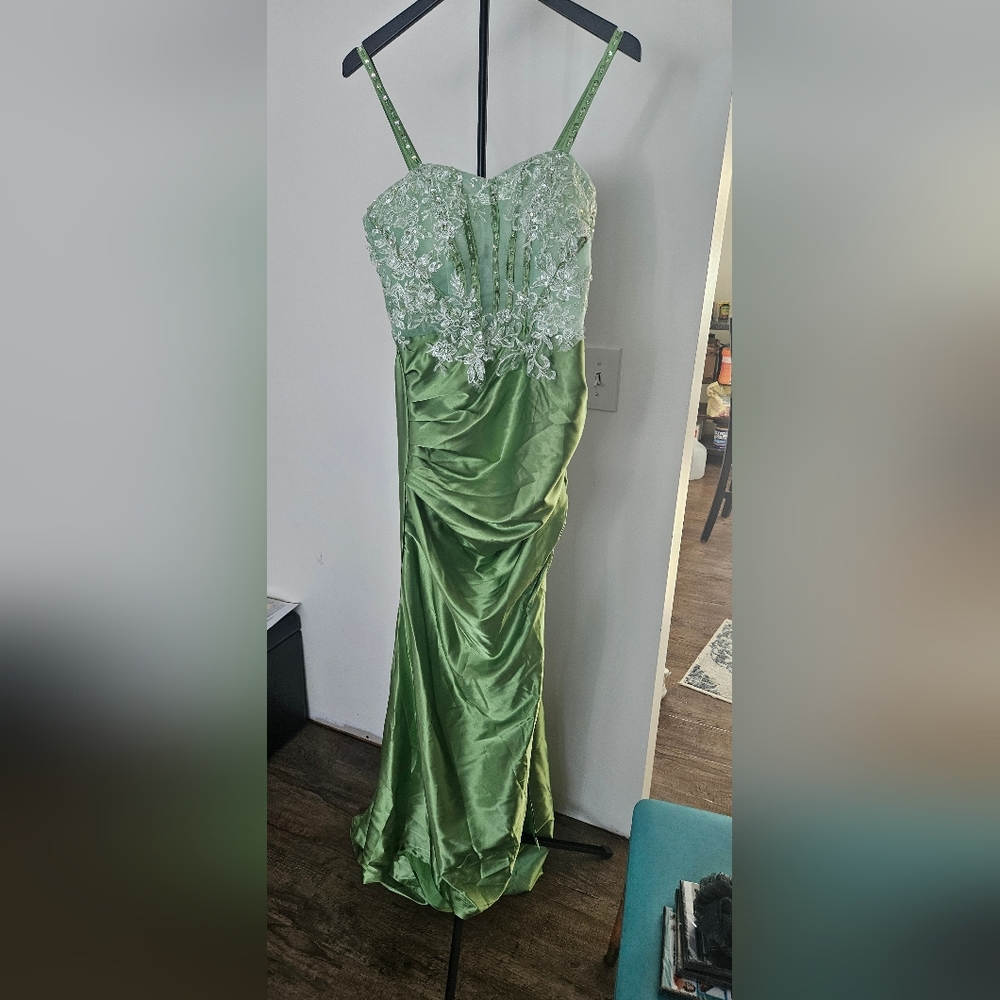 Elegant Green Satin Gown with Floral Lace